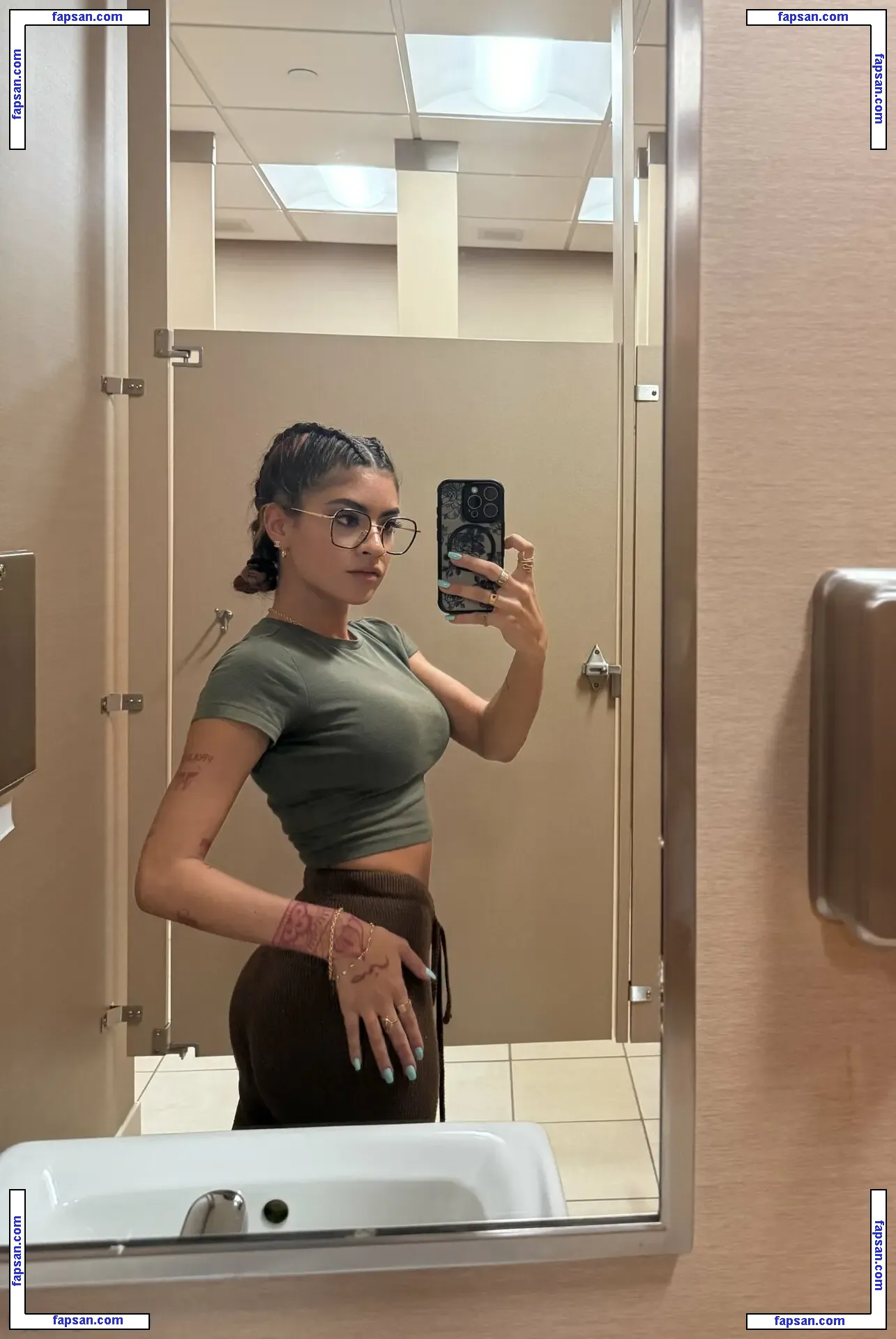 Basedaleja голая фото #0011 с Онлифанс