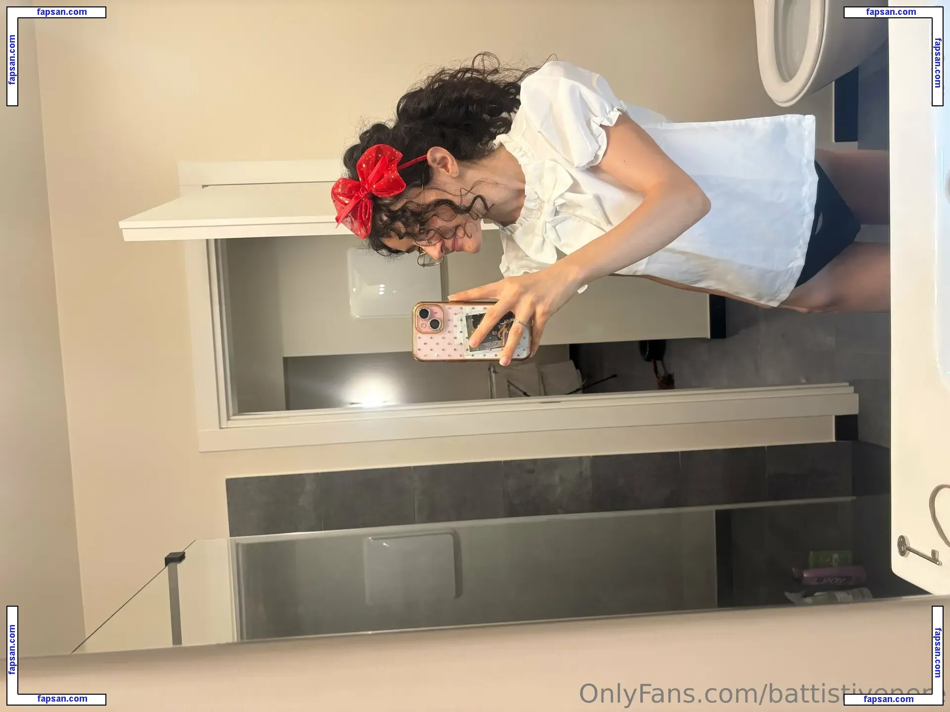 battistivenere nude photo #0004 from OnlyFans