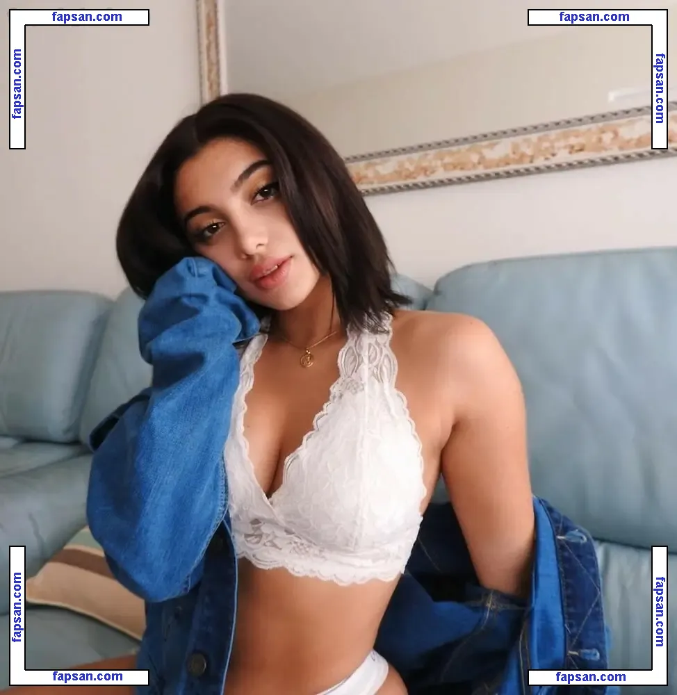 Bayonetta Julia nude photo #0003 from OnlyFans