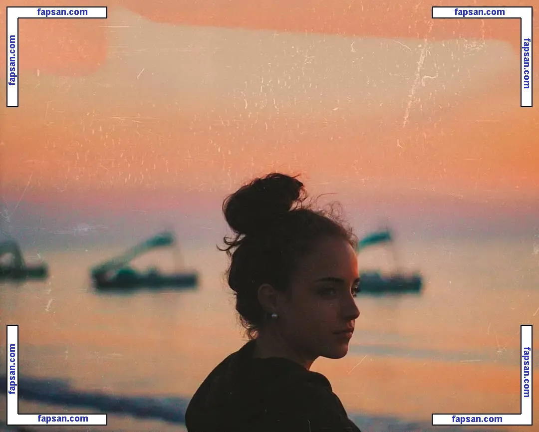 bbeeuuzz голая фото #0015 с Онлифанс