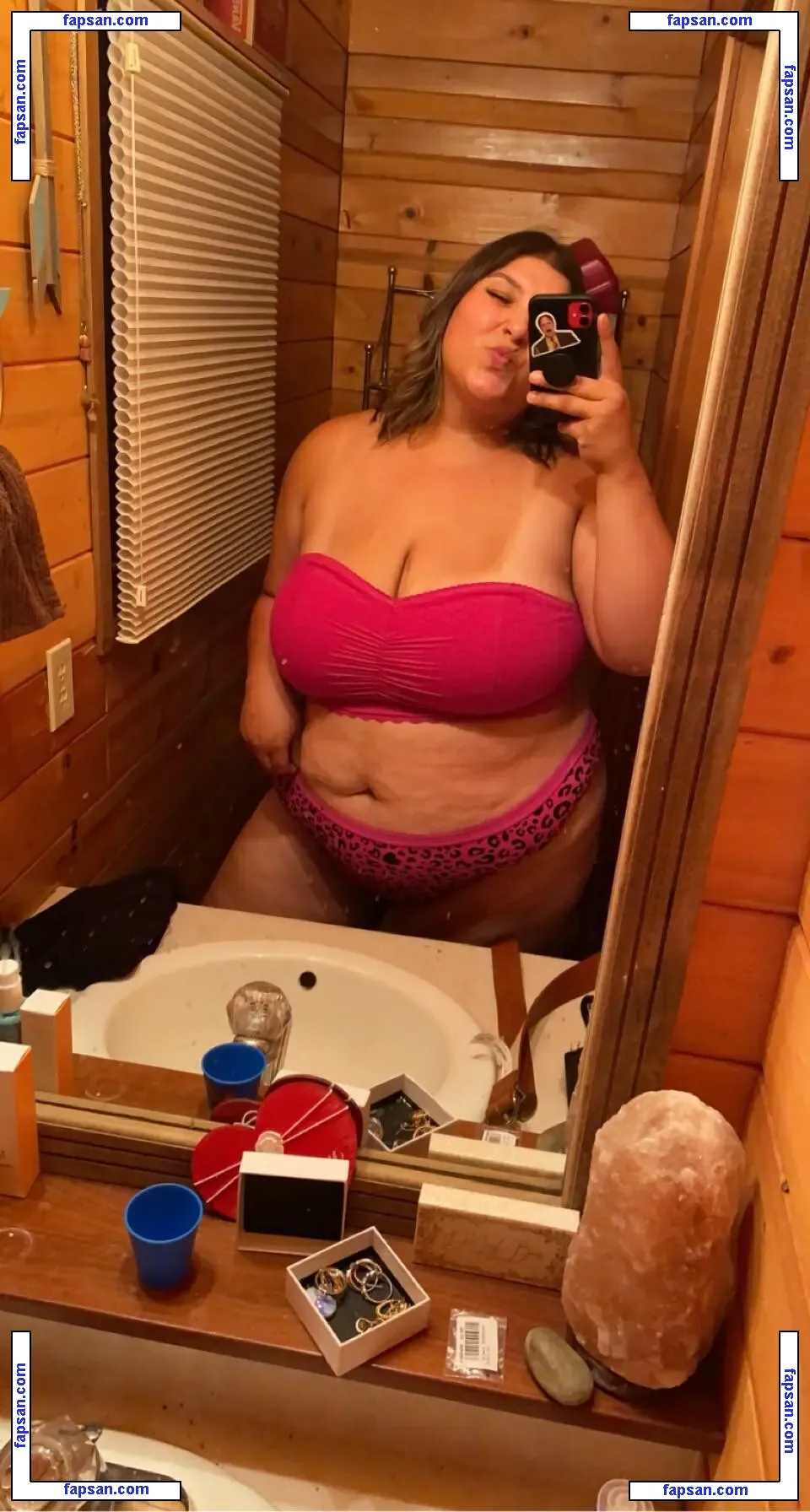 bbw_essence_xoxo nude photo #0002 from OnlyFans