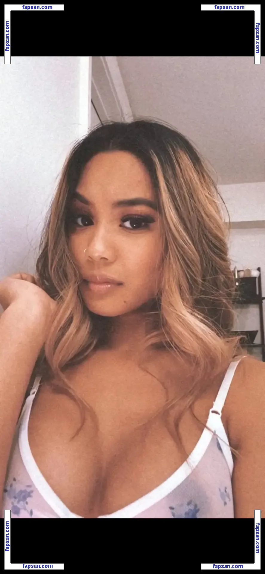 Bbysc0rpi0 nude photo #0009 from OnlyFans
