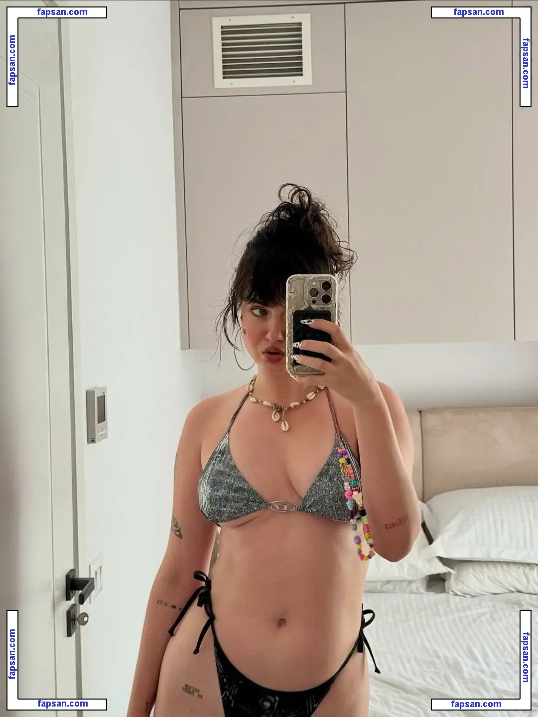 beatheice голая фото #0003 с Онлифанс