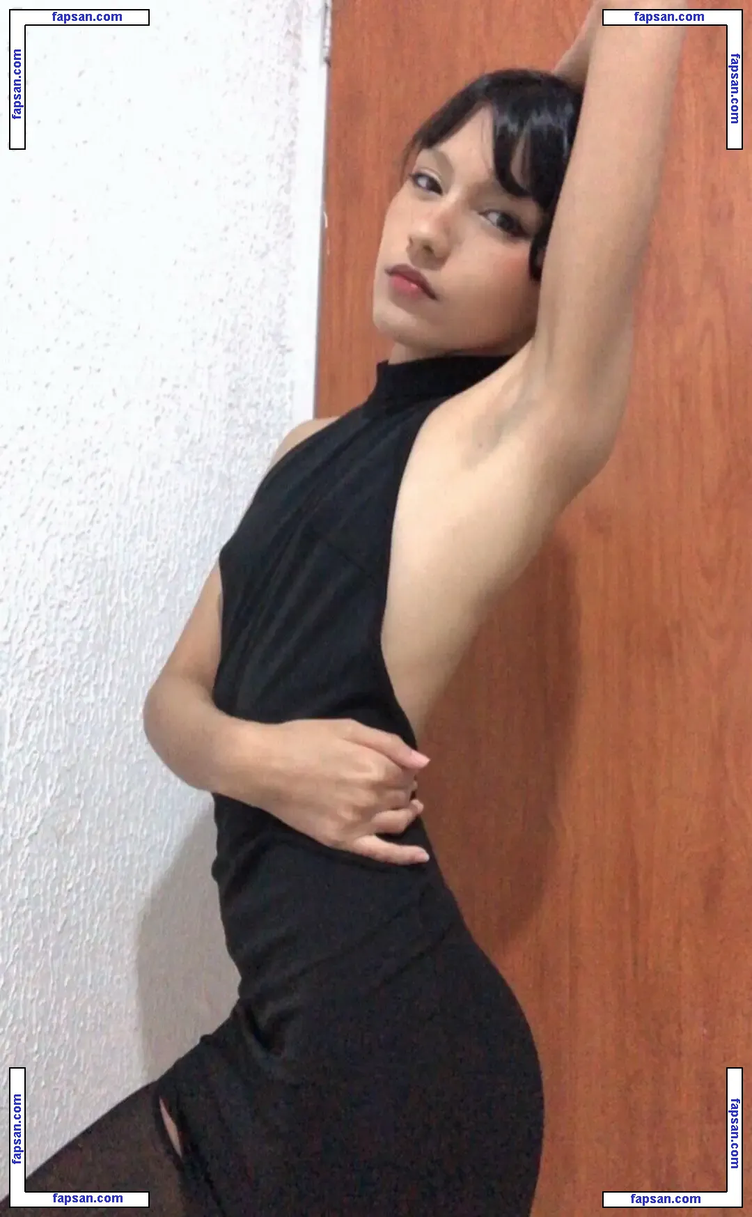 Beazooca nude photo #0002 from OnlyFans