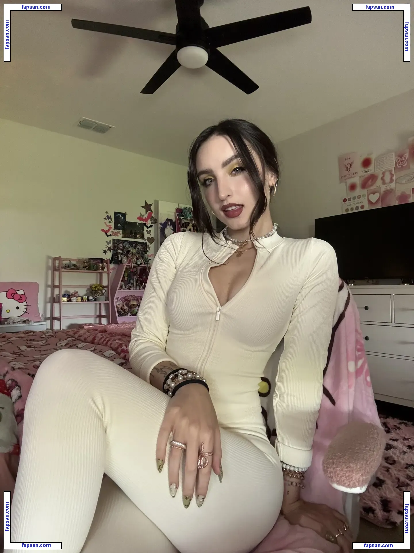 Beebee ASMR nude photo #0363 from OnlyFans