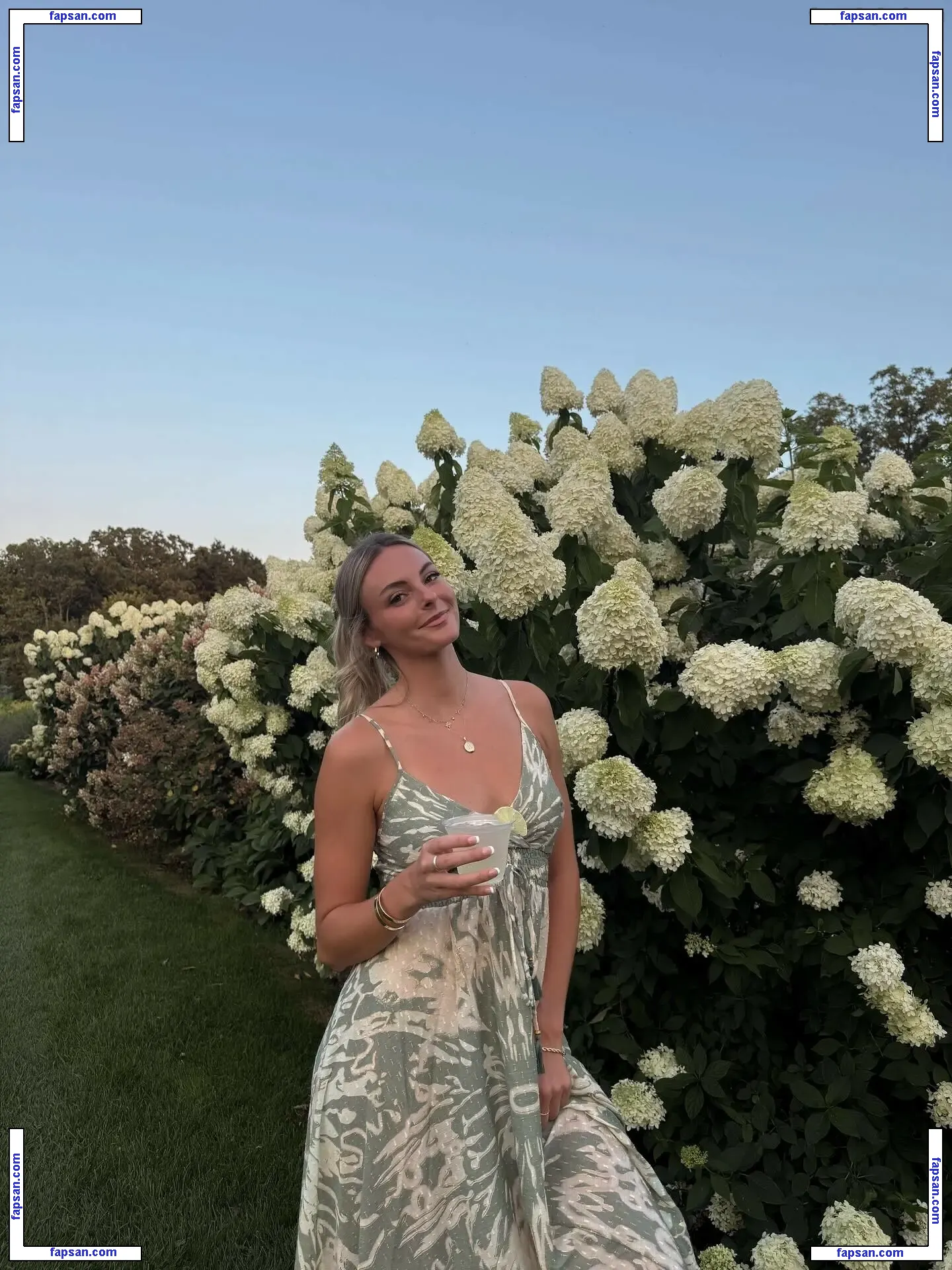 Beez ASMR nude photo #0121 from OnlyFans