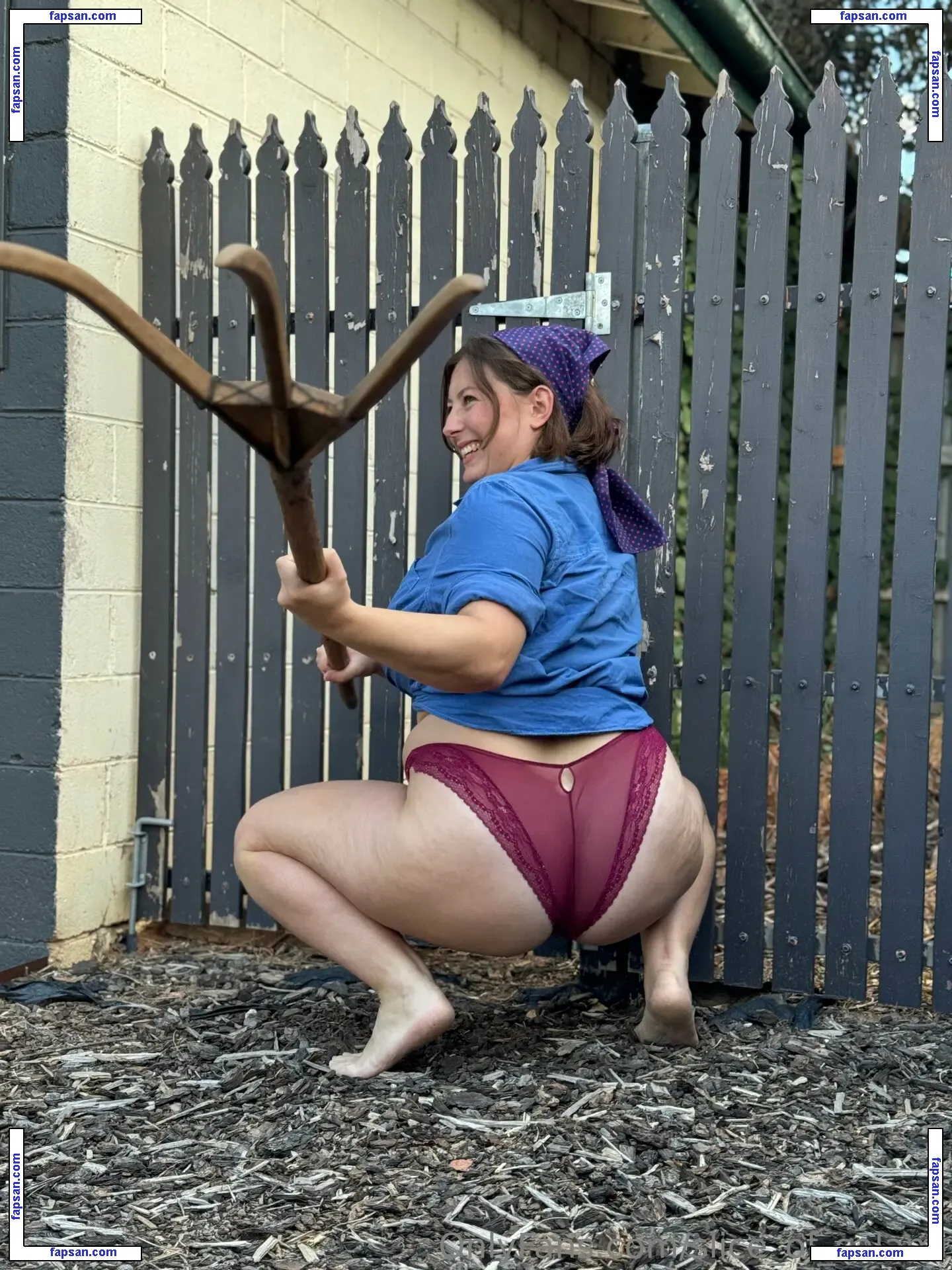 Bel Larcombe / Slice_of_salami_ nude photo #0110 from OnlyFans