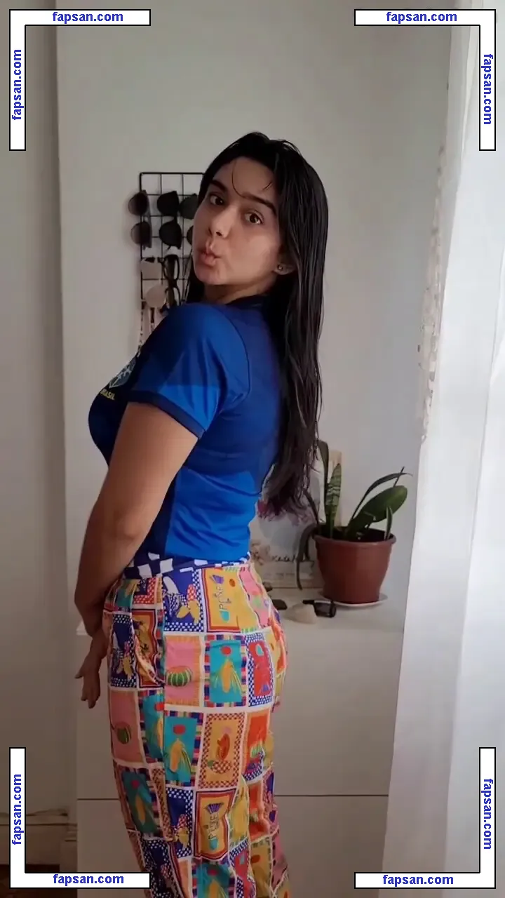 Bella Barp nude photo #0011 from OnlyFans