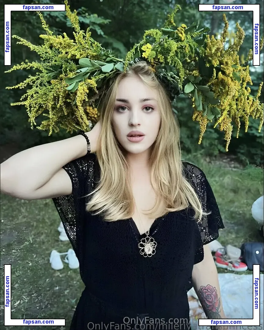 bella_be_vixen nude photo #0029 from OnlyFans