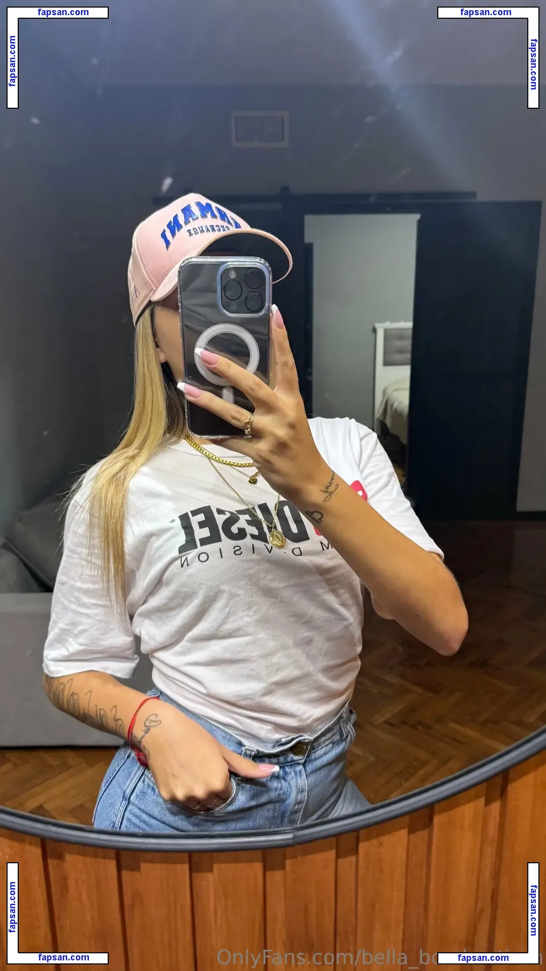 bella_bombastisch nude photo #0001 from OnlyFans