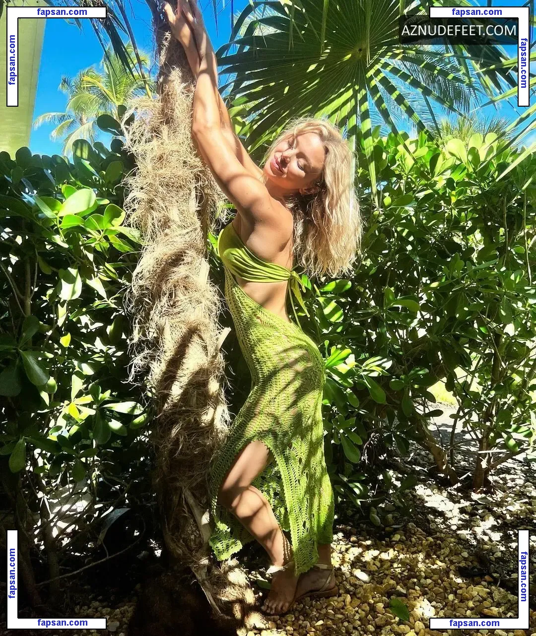 Bella Chadwick nude photo #0014 from OnlyFans