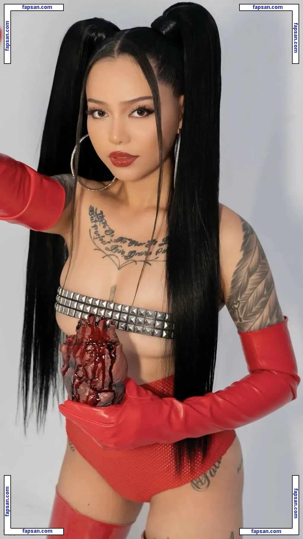 Bella Poarch голая фото #0938 с Онлифанс