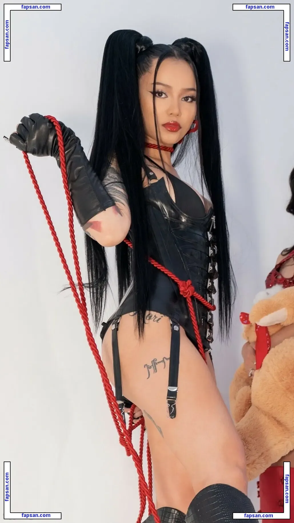 Bella Poarch голая фото #0942 с Онлифанс