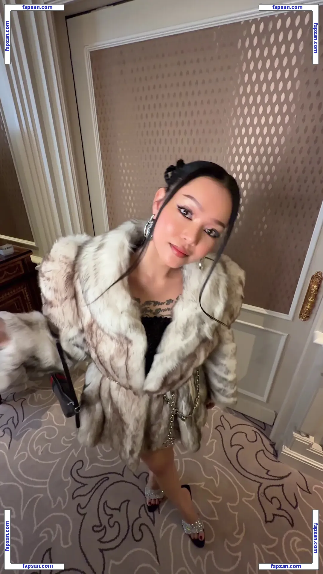 Bella Poarch голая фото #0957 с Онлифанс