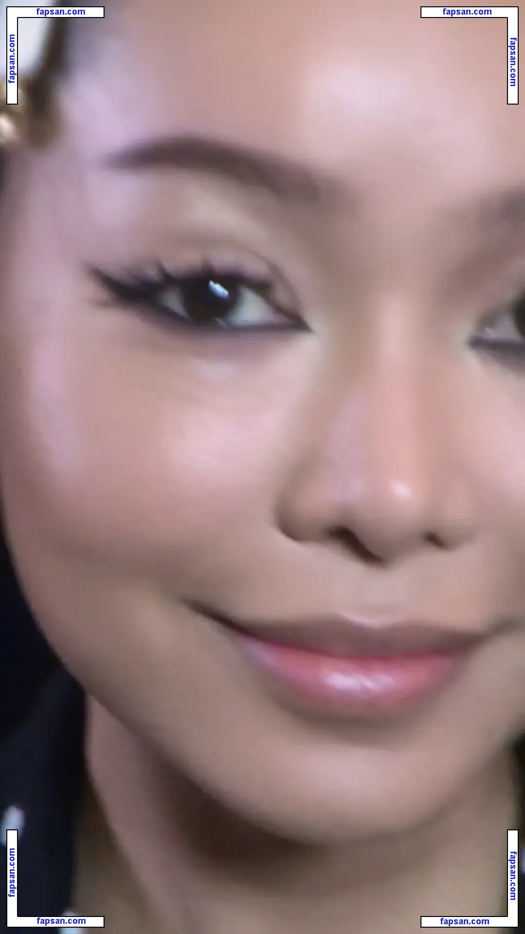 Bella Poarch голая фото #0960 с Онлифанс