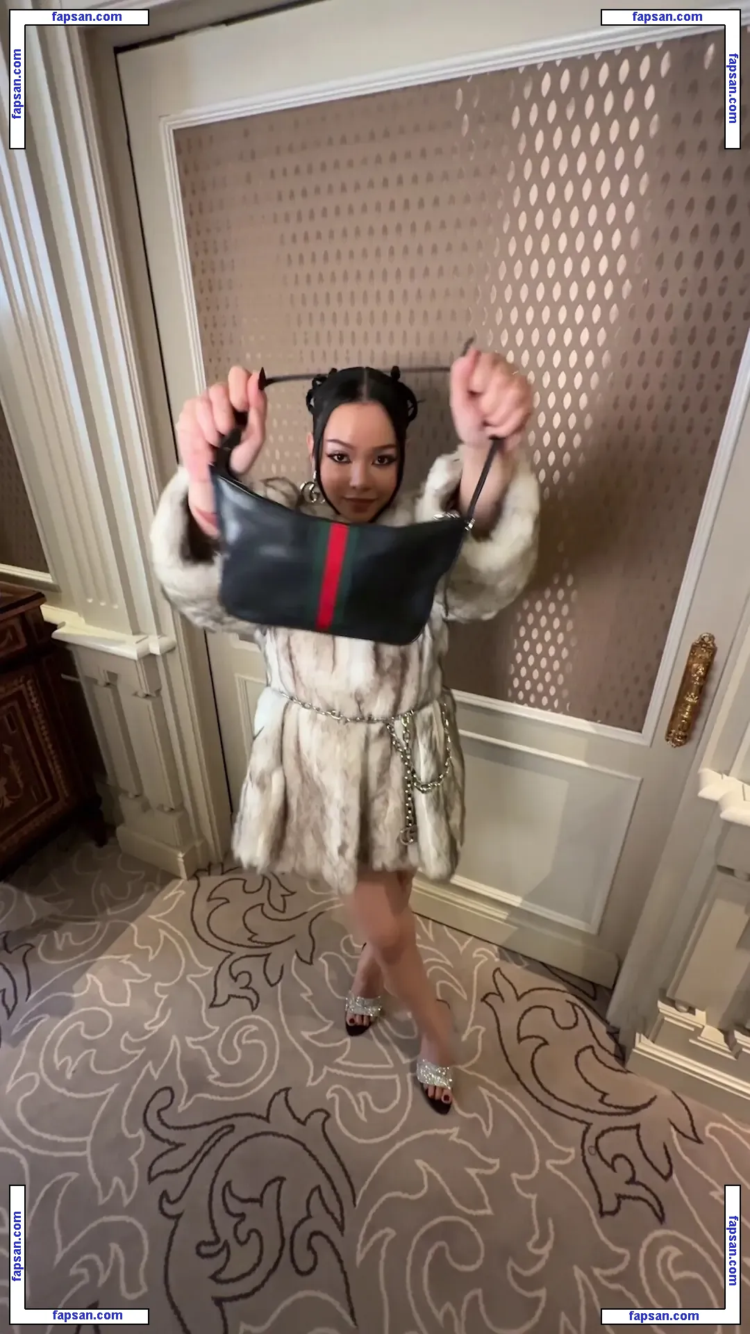 Bella Poarch голая фото #0971 с Онлифанс