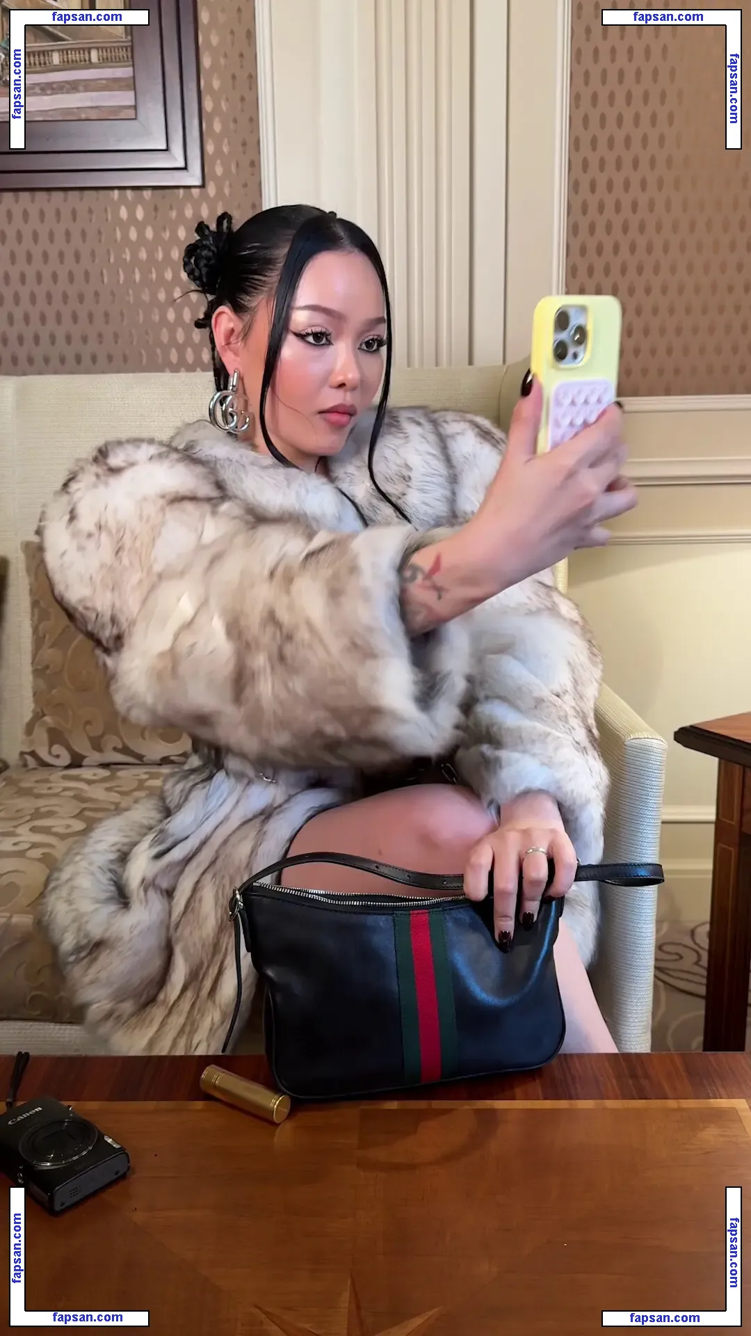 Bella Poarch голая фото #0976 с Онлифанс