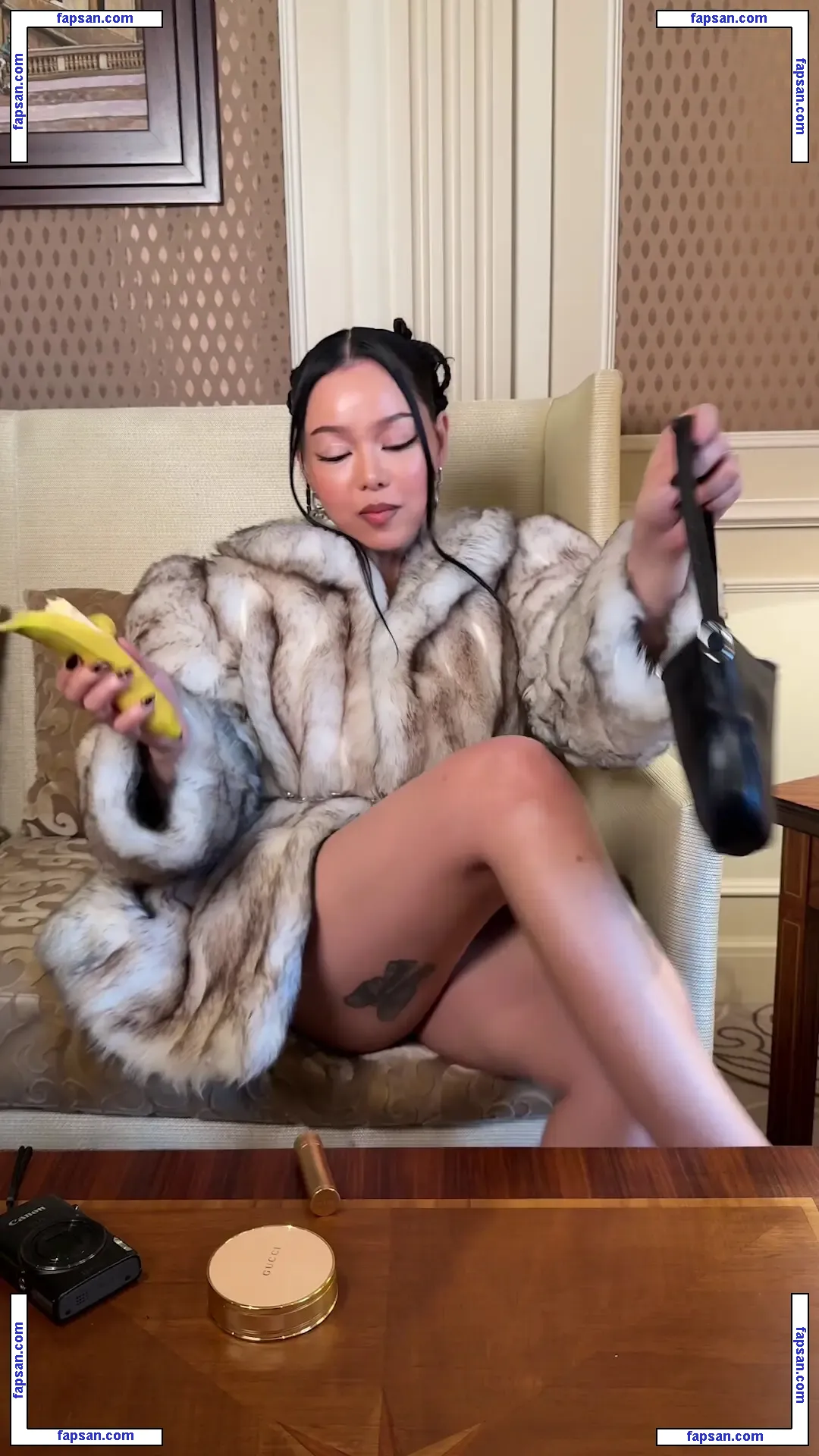 Bella Poarch голая фото #0977 с Онлифанс