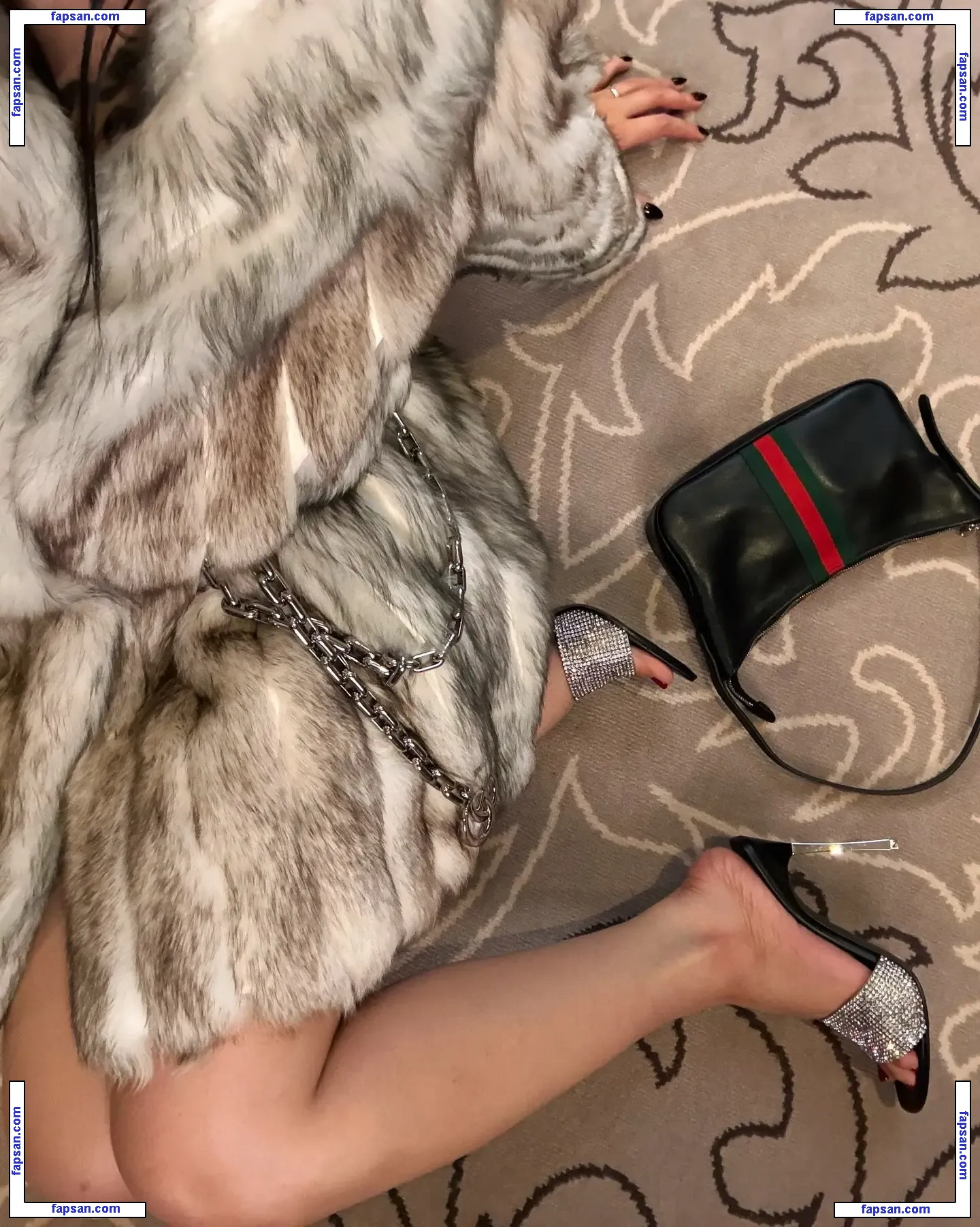 Bella Poarch голая фото #0979 с Онлифанс