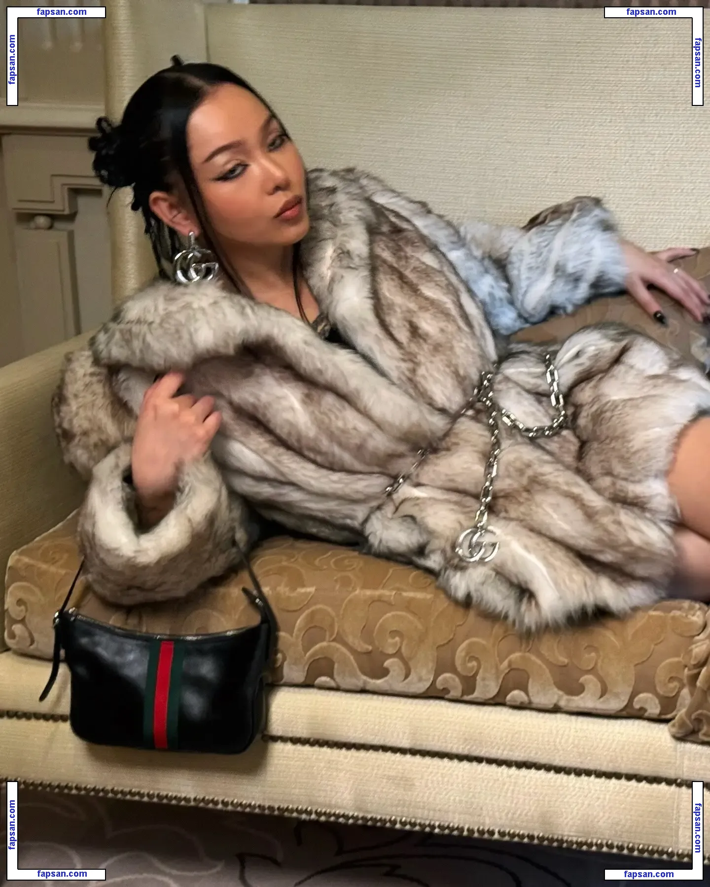 Bella Poarch голая фото #0982 с Онлифанс