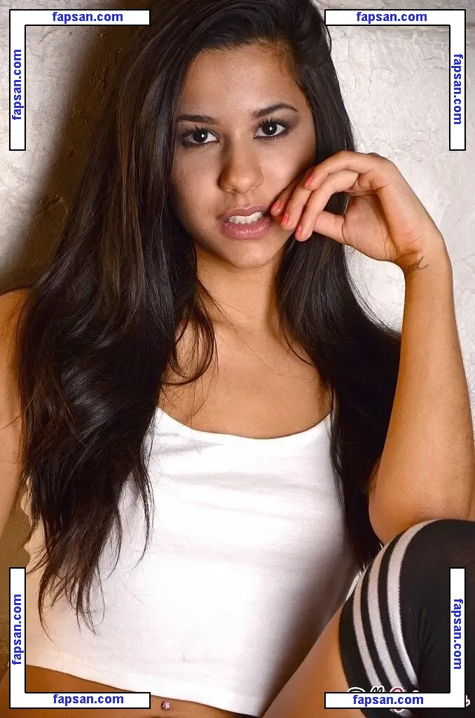 Bella Quinn nude photo #0123 from OnlyFans