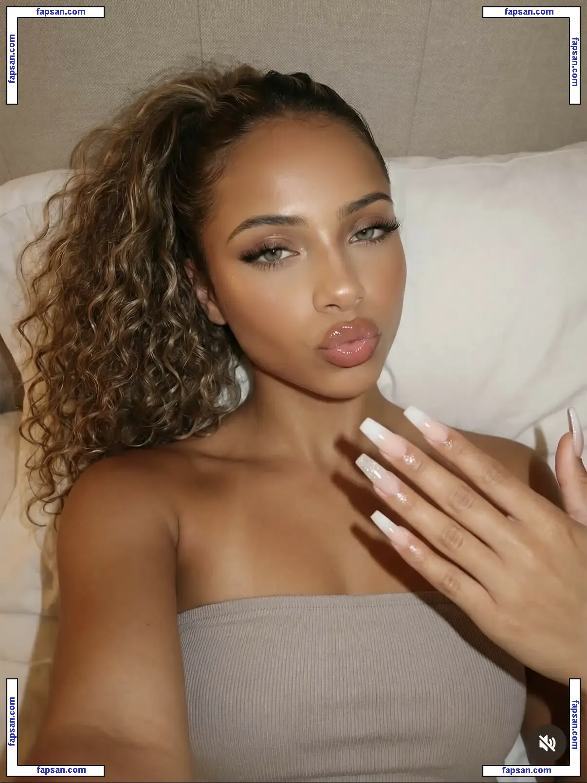 Bella Rowe nude photo #0002 from OnlyFans