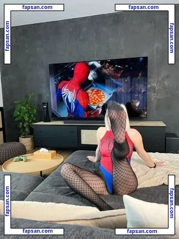 Bella’s Paws nude photo #0002 from OnlyFans