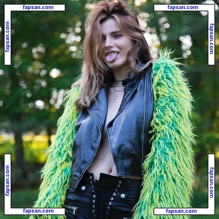 Bella Thorne голая фото #0751 с Онлифанс