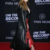 Bella Thorne голая #0155