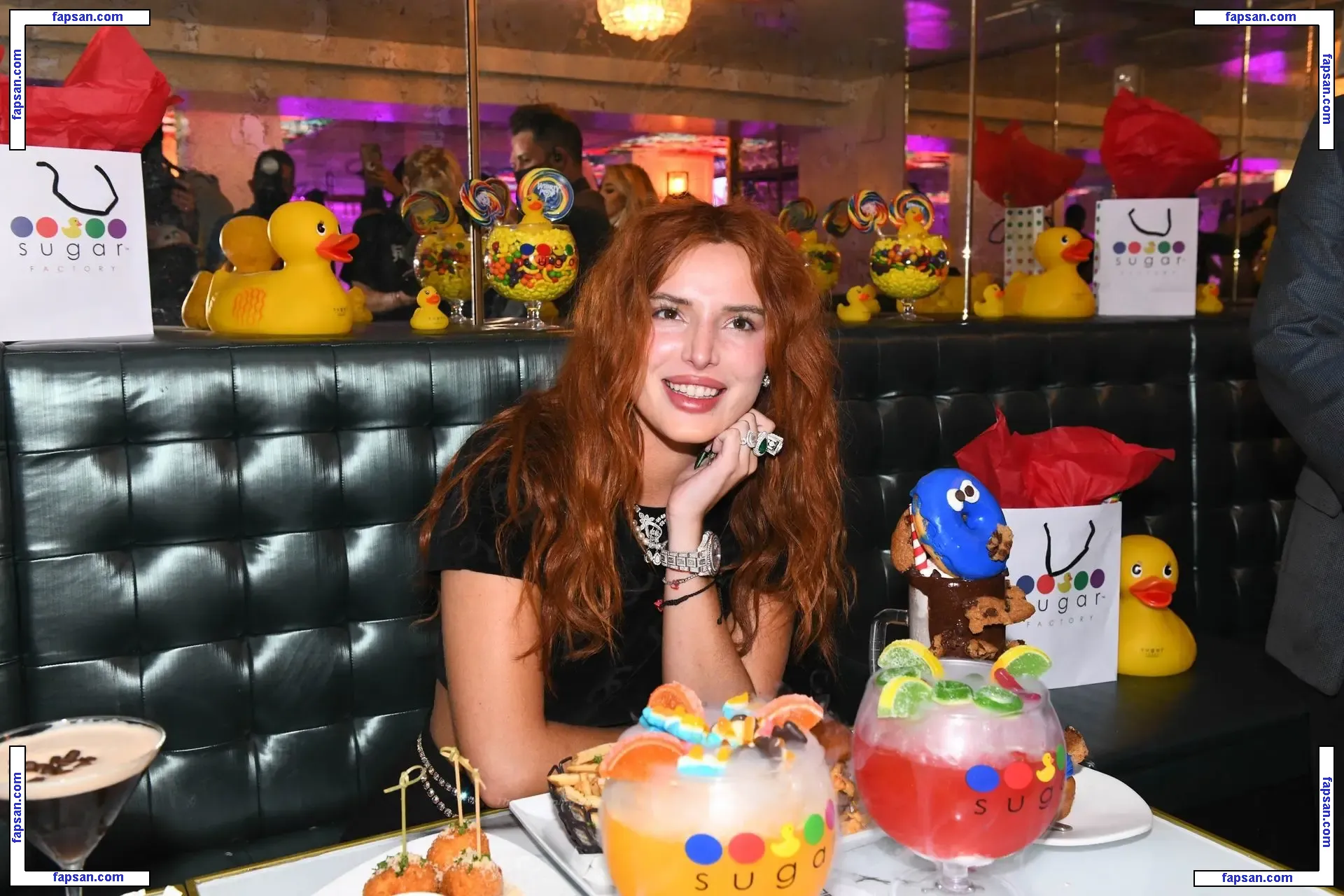 Bella Thorne голая фото #9307 с Онлифанс