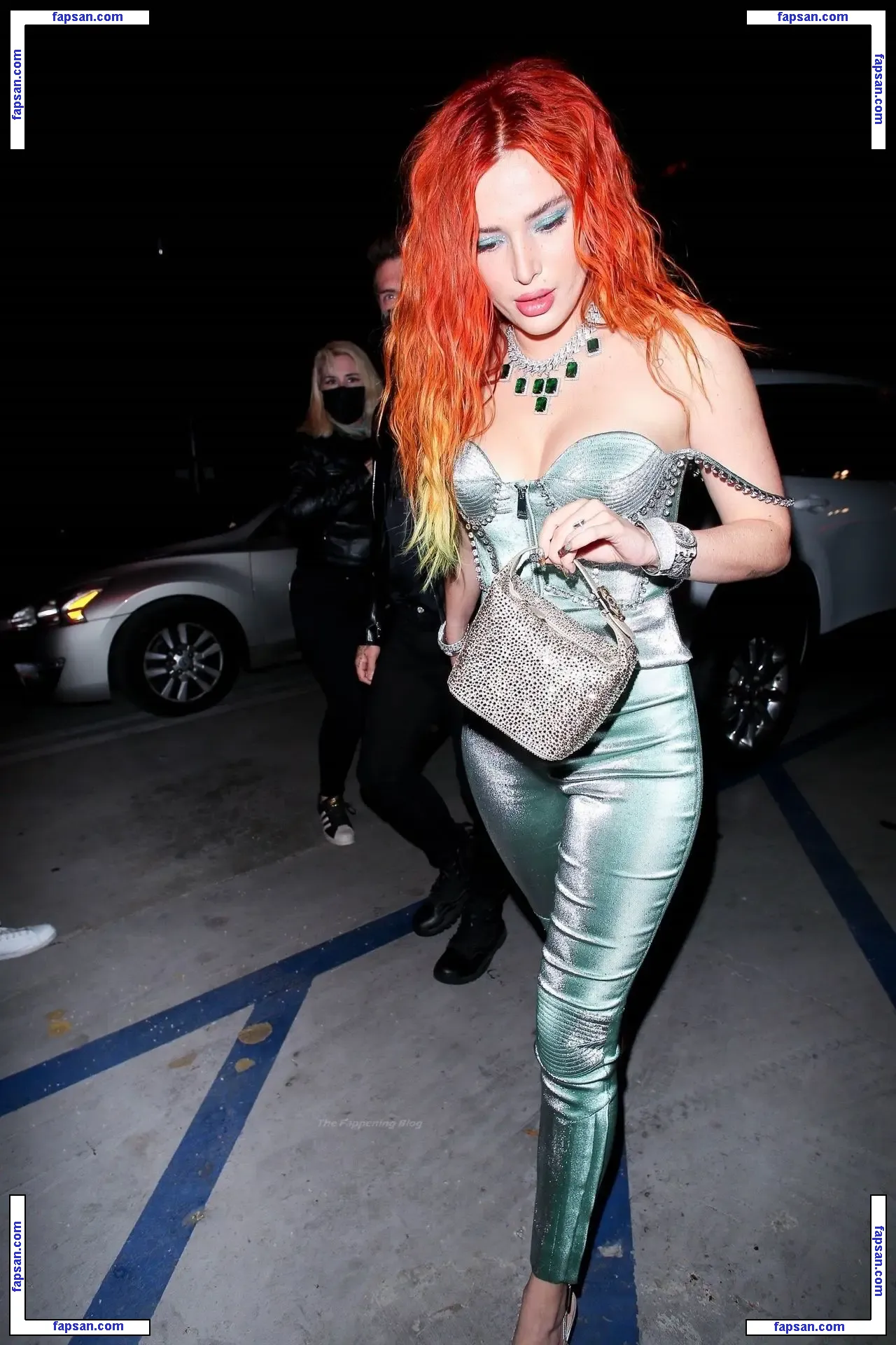 Bella Thorne голая фото #9388 с Онлифанс