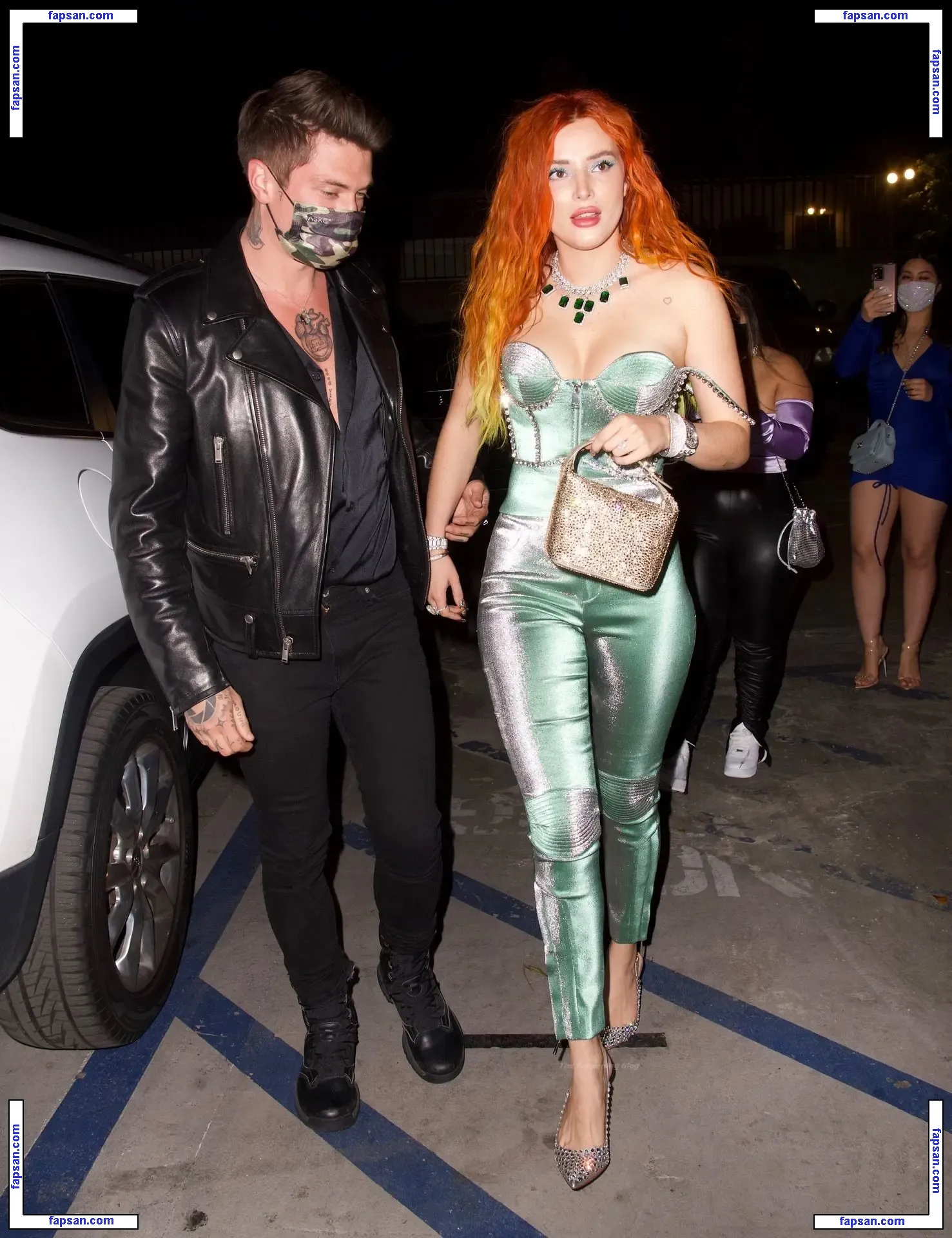 Bella Thorne голая фото #9426 с Онлифанс