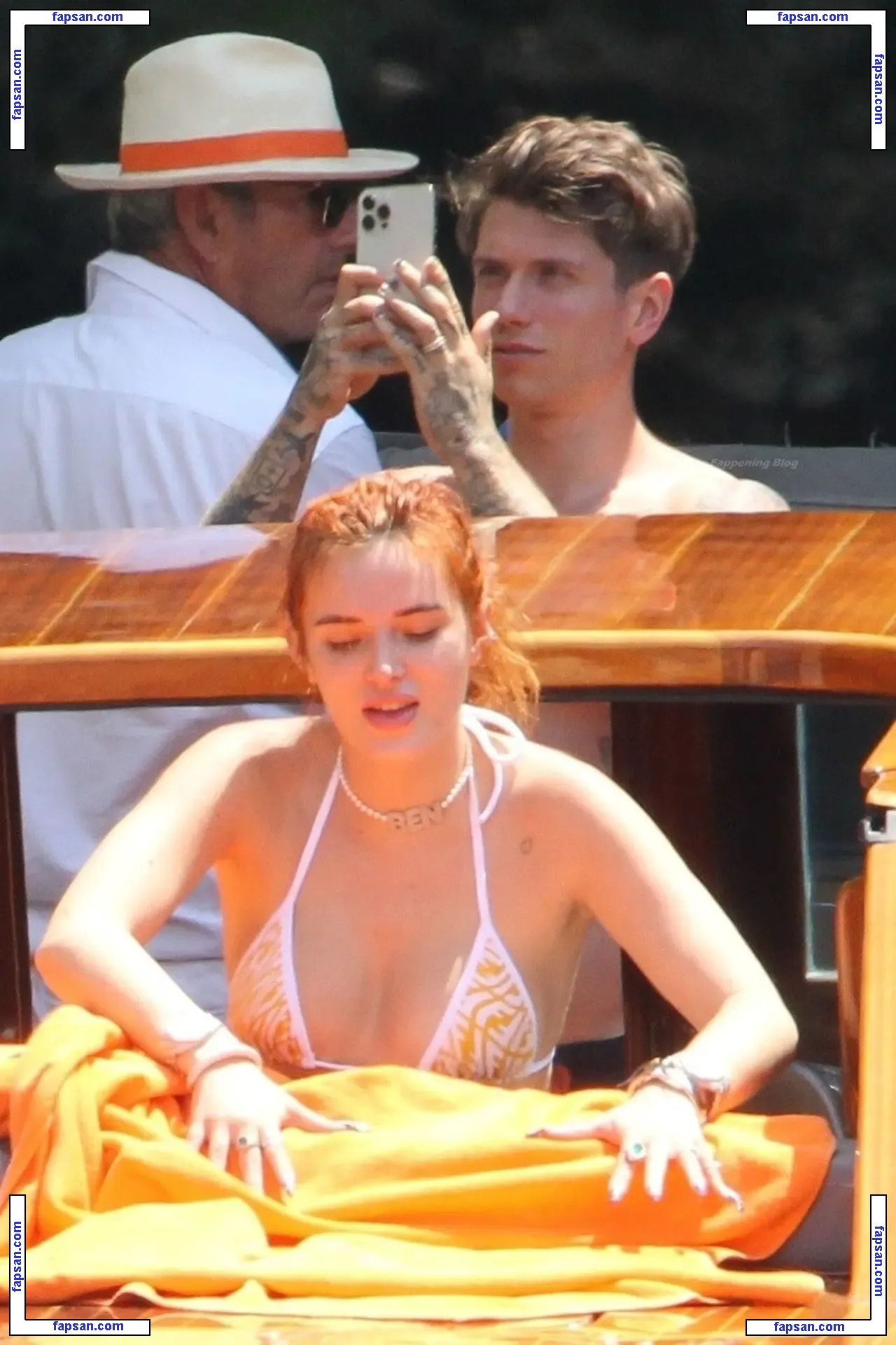 Bella Thorne голая фото #9929 с Онлифанс