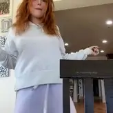 Bella Thorne голая #9170
