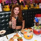 Bella Thorne голая #9321