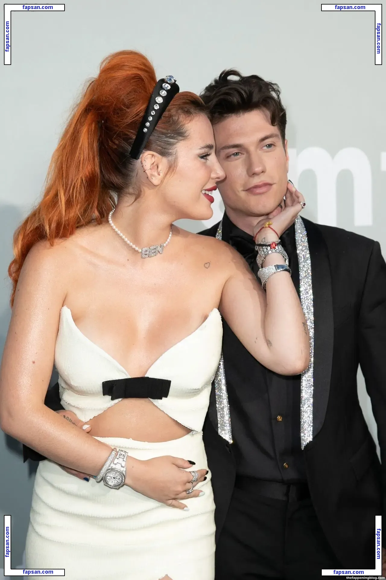 Bella Thorne голая фото #10106 с Онлифанс