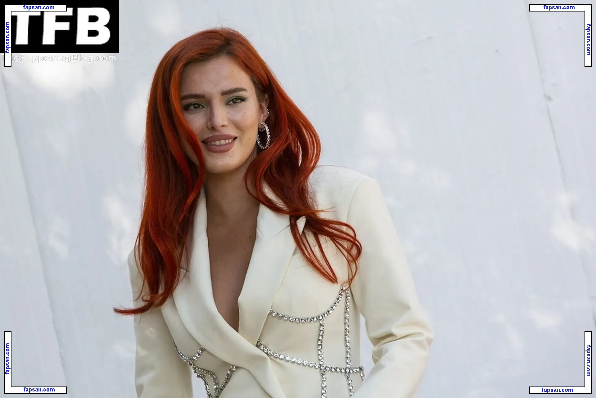 Bella Thorne голая фото #10571 с Онлифанс