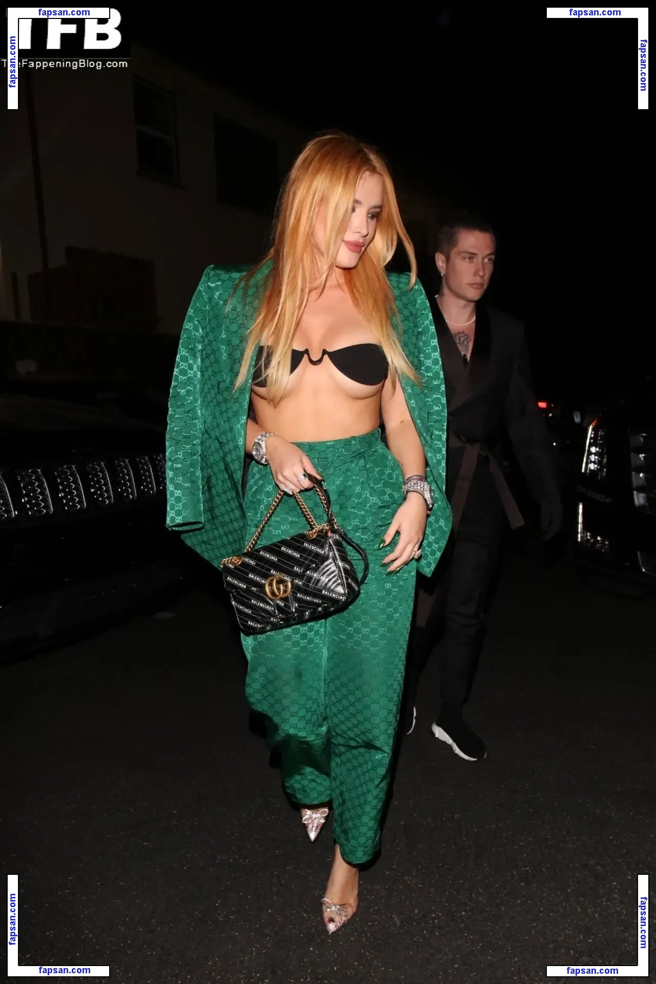Bella Thorne голая фото #11030 с Онлифанс