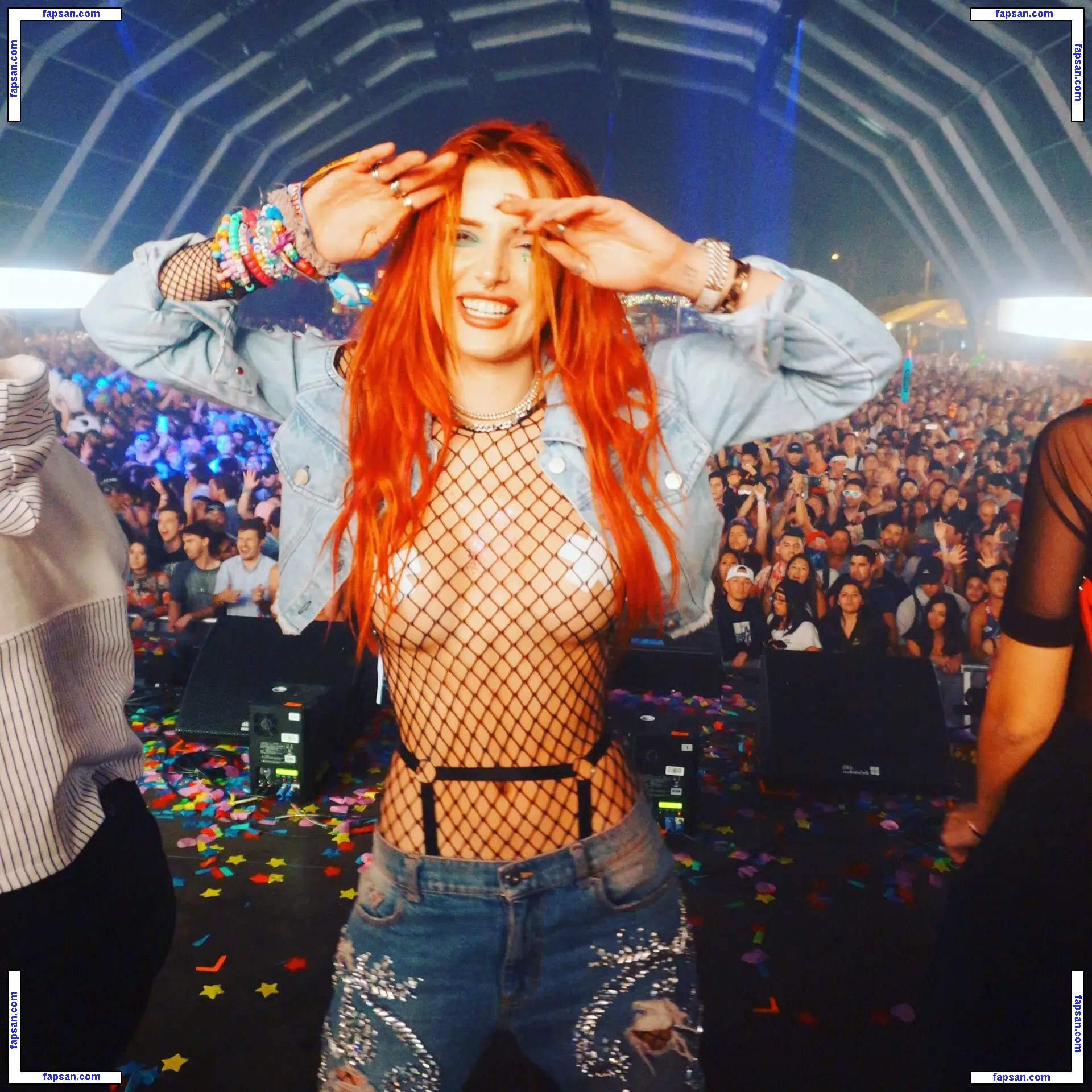 Bella Thorne голая фото #11977 с Онлифанс