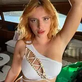 Bella Thorne голая #11001