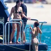 Bella Thorne голая #11879