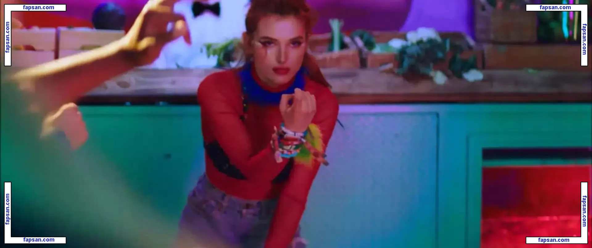 Bella Thorne голая фото #1322 с Онлифанс