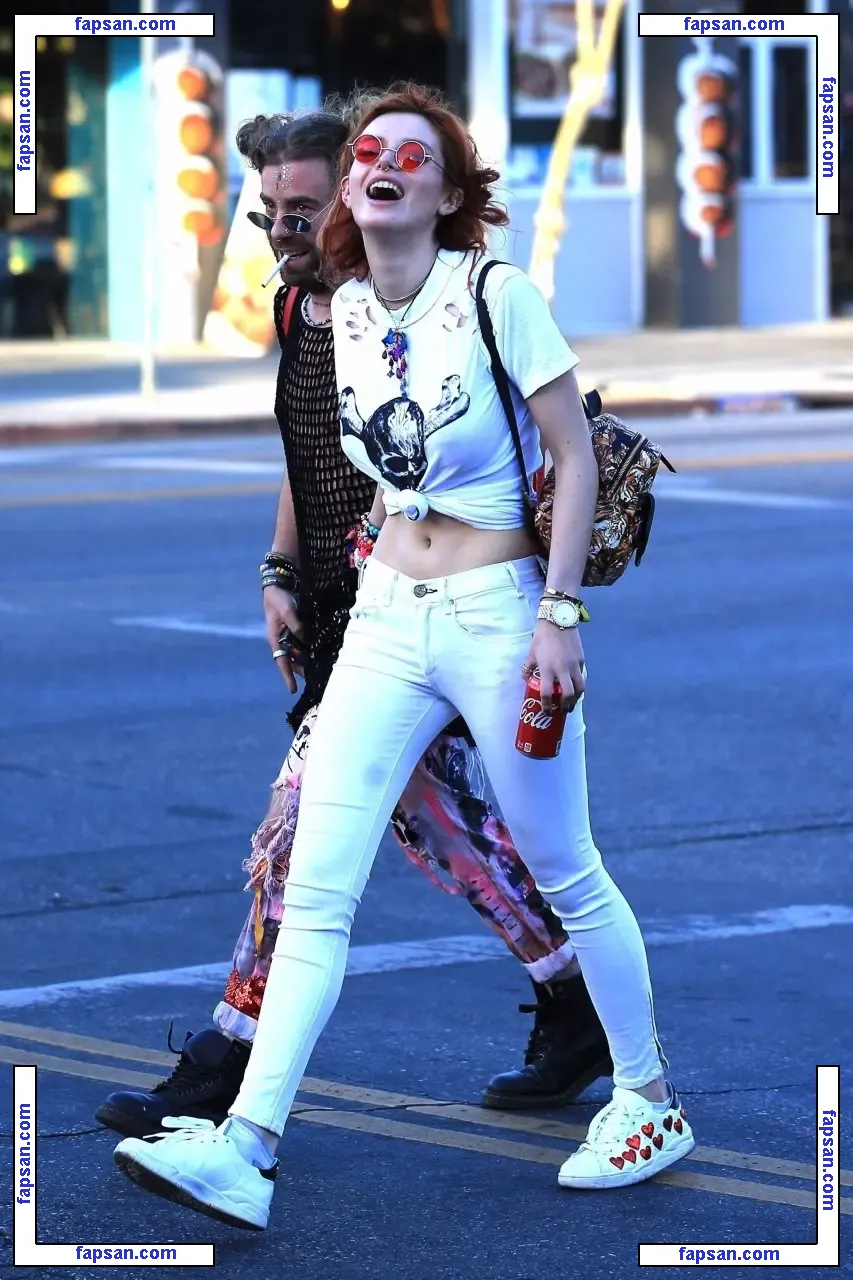 Bella Thorne голая фото #1646 с Онлифанс