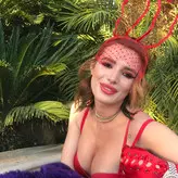 Bella Thorne голая #1525