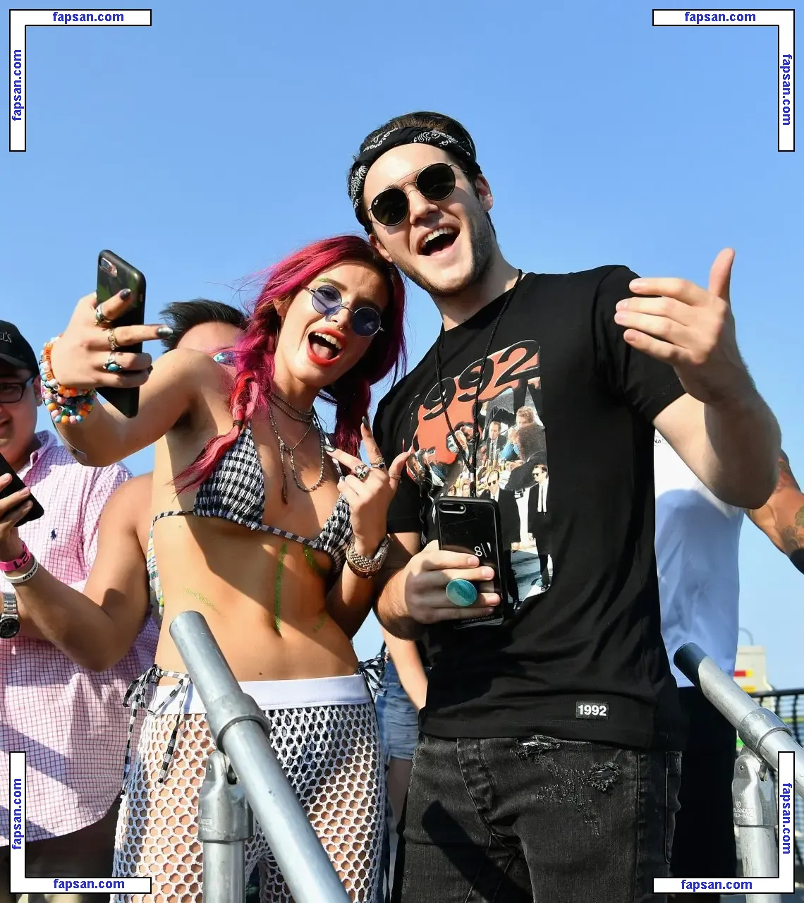 Bella Thorne голая фото #2240 с Онлифанс