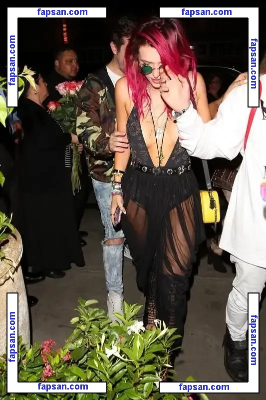 Bella Thorne голая фото #2260 с Онлифанс