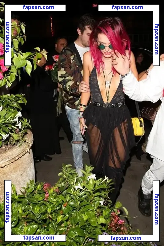 Bella Thorne голая фото #2261 с Онлифанс