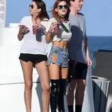 Bella Thorne голая #4111