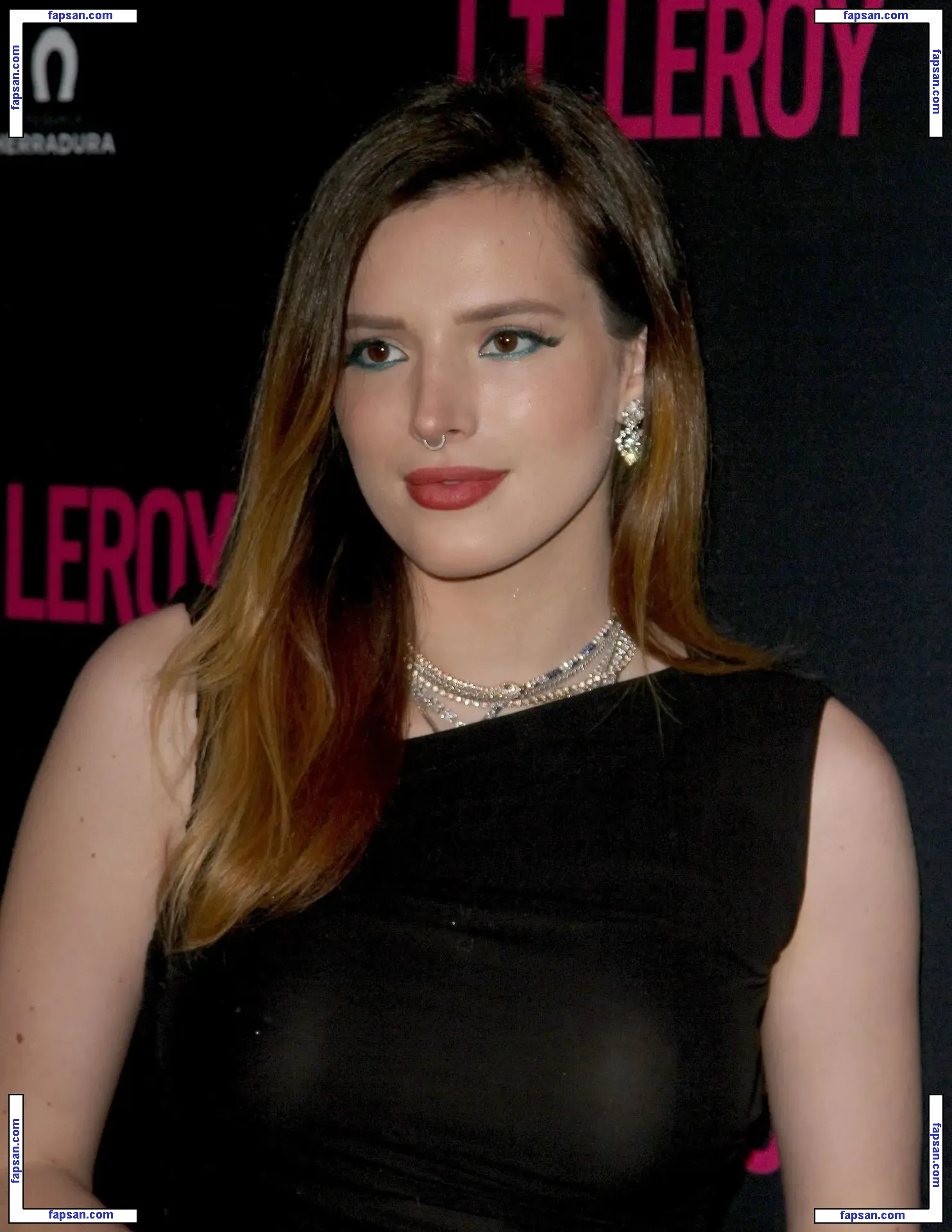 Bella Thorne голая фото #6278 с Онлифанс