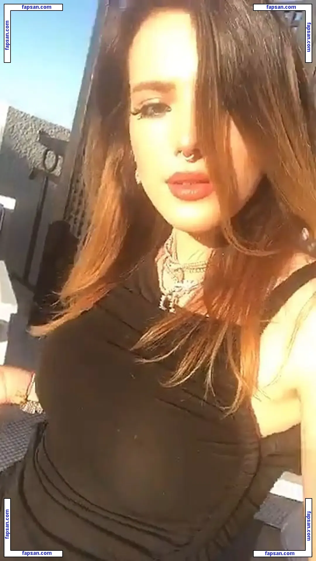 Bella Thorne голая фото #6297 с Онлифанс